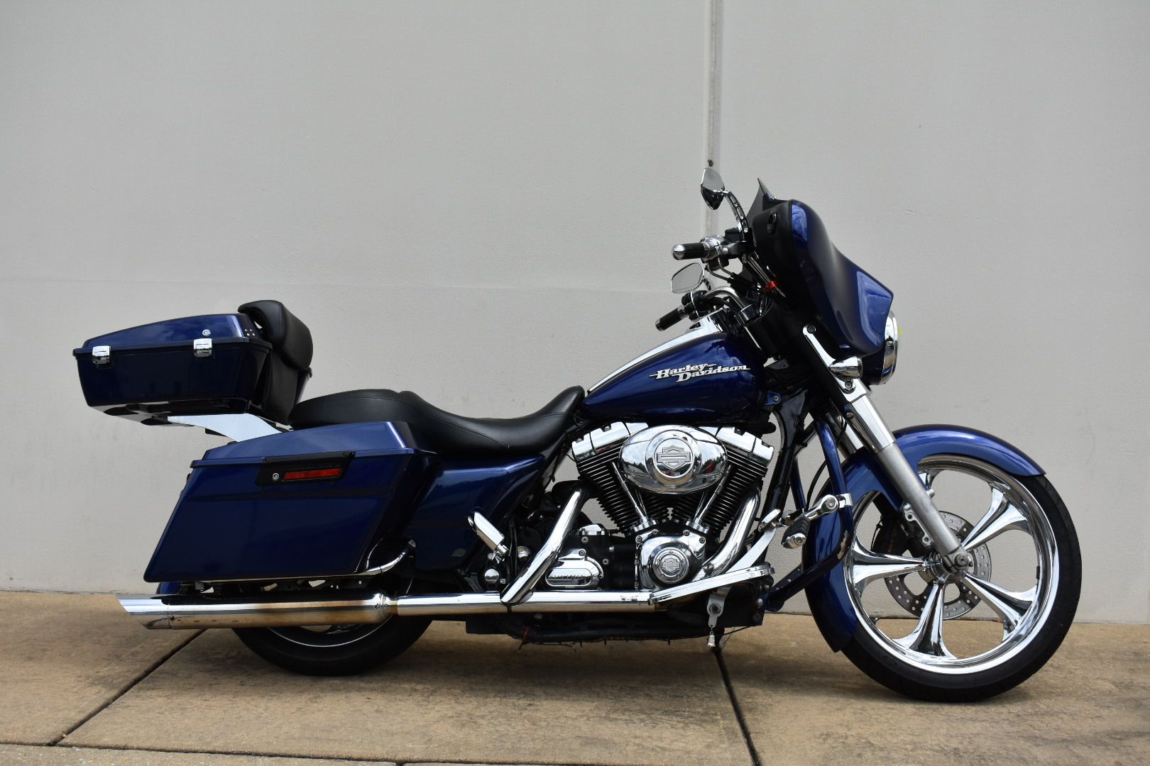 PreOwned 2007 HarleyDavidson Street Glide FLHX in Columbus GT673172